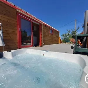 la-roulotte-du-tonnelier.midi-pyreneeshotels.com/